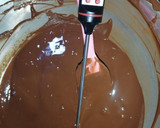 Foto del paso 9 de la receta: Bombones de chocolate rellenos con ganache de mazapán