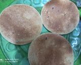A picture of step 2 of Masala Papad.