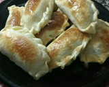 Foto del paso 10 de la receta: Empanadas de carne picada fritas y al horno