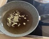 Foto del paso 2 de la receta: Espaguetis al vermú, coquinas y gambones