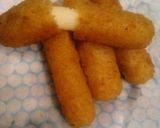 A picture of step 2 of Crispy halloumi fries.