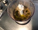 Une image de l'étape 4 de Sauce salade à la moutarde aigre douce, basilic et ciboulette.