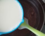 A picture of step 3 of Chocolate pudding 😋😋😋.