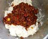 A picture of step 4 of Yam-eggroll.