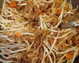 รูปขั้นตอนการทำที่ 2 ของ เครื่องก๋วยเตี๋ยวหลอดผัดเส้นหมี่(เจ)