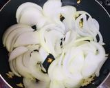 Hình bước làm 2 của món Măng tây non xào tỏi, hành tây