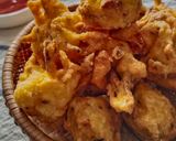 Gambar langkah 4 resipi Cucur Ikan Bilis Goreng.