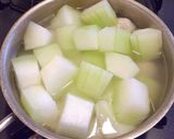 Hình bước làm 2 của món Canh bí xanh nấu thịt gà viên