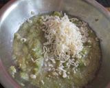 A picture of step 2 of Zucchini pan cake.