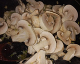 Foto del paso 3 de la receta: Pasta cremosa de pollo y champiñones