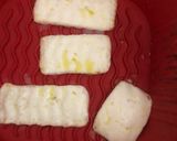 Foto del paso 4 de la receta: Bocadillo con tomate, queso fresco, pimientos del piquillo y anchoas