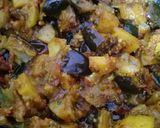 आलू-बैंगन की सब्जी (aloo baingan ki sabzi recipe in Hindi) रेसिपी चरण 4 फोटो