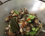 Foto langkah ke 5 dari resep Tumis Tongkol Pete.