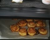 Foto del passaggio 2 della ricetta Girelle di pasta sfoglia alla pizza