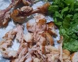 Foto del paso 5 de la receta: Mirando el Partido Comiendo Patitas de Pollo con la Mano
