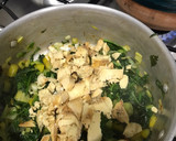 Foto del paso 4 de la receta: Ensalada caliente de sobritas