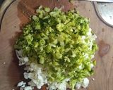 Foto del paso 3 de la receta: Pastel de brócoli y coliflor 🥦🫑🍅🧅