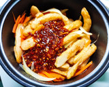 韓式辣炒甜不辣 어묵볶음 - 冰箱常備菜的食譜步驟5照片