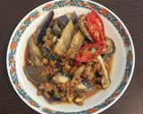 A picture of step 3 of Steam eggplant with stir fry minced meat.