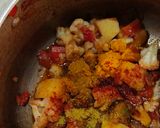 A picture of step 3 of Gobhi Gajar Aloo Sabji.