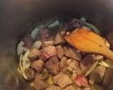 Foto del paso 1 de la receta: Potaje de carne con patatas y alcachofas