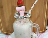 Foto del paso 5 de la receta Milkshake o Batido de  fresa + frambuesa y brownie!!!
