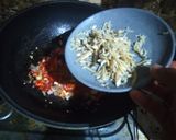 Foto langkah ke 2 dari resep Cah Kangkung Teri Medan.