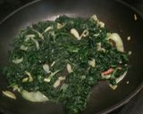 A picture of step 3 of Spinach stir fry.