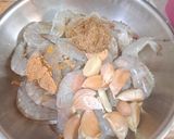 Foto langkah ke 2 dari resep Udang Goreng Bawang Putih.