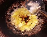Foto langkah ke 2 dari resep Kentang Masak Kecap.