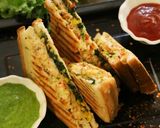 कॉर्न पालक एंड मेयो टू लयर सैंडविच(Corn palak and mayo two layer sandwich recipe in Hindi) रेसिपी चरण 5 फोटो