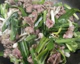 Hình bước làm 5 của món Thịt trâu xào lá tỏi