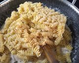 Foto langkah ke 5 dari resep Fusilli Carbonara.