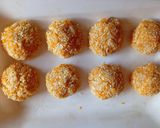 Foto langkah ke 5 dari resep Chicken Cheese Balls.