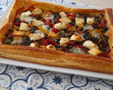 Foto del paso 6 de la receta: Hojaldre con kale y pimientos