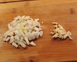 Cukkínis burgonyakrémleves sonkachipsszel recept fázis 1 fotója