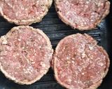 Foto del paso 4 de la receta: Hamburguesa carne vacuna casera solo con condimentos