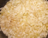Foto del paso 1 de la receta: Pollo en salsa de limón con piñones