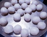 চিনির নারকেল নাড়ু (chinir narkel naru recipe in Bengali) রেসিপি ধাপ - 5 ছবি