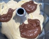 Foto langkah ke 7 dari resep Marmer Cake 6 Telur Lembut, Panggang Oven.
