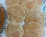 A picture of step 6 of Kabuli chana with poory achar.