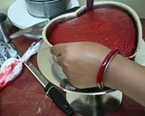 हार्ट शेप रेड वेलवेट केक (heart shape Red velvet cake recepie in hindi) रेसिपी चरण 8 फोटो