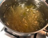 Foto del paso 1 de la receta Tallarines con salmón y cherrys en salsa de salvia con mantequilla