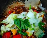 Foto langkah ke 13 dari resep Kwetiaw siram sapi ladahitam.
