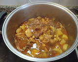 Foto del paso 8 de la receta: Patatas guisadas con costillas y garbanzos