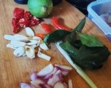 Foto langkah ke 2 dari resep Cumi saus tiram pedas manis.