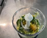 Une image de l'étape 5 de Sauce Salade Épicée à la Coriandre et Ail Frais Confit.