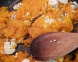 Foto del paso 3 de la receta: Agnolotti con zapallo y queso azul