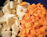 Une image de l'étape 1 de Gnocchis butternut à la crème de parmesan.