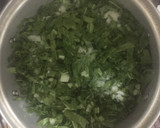 Foto del paso 1 de la receta: Guiso de Acelga con Papas Doradas